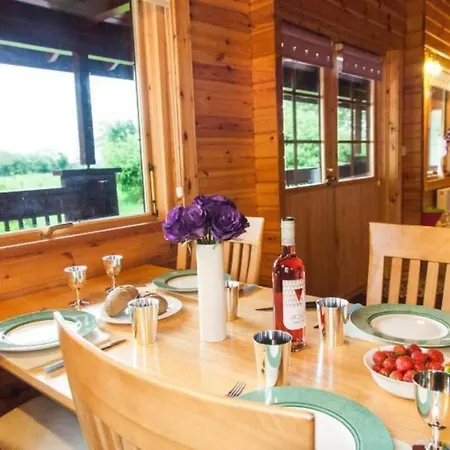 Gisburn Forest Lodge, Hot Tub Wigglesworth